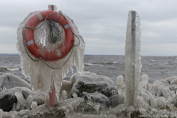 EPIC ICE FORMATIONS ON LOUGH NEAGH!